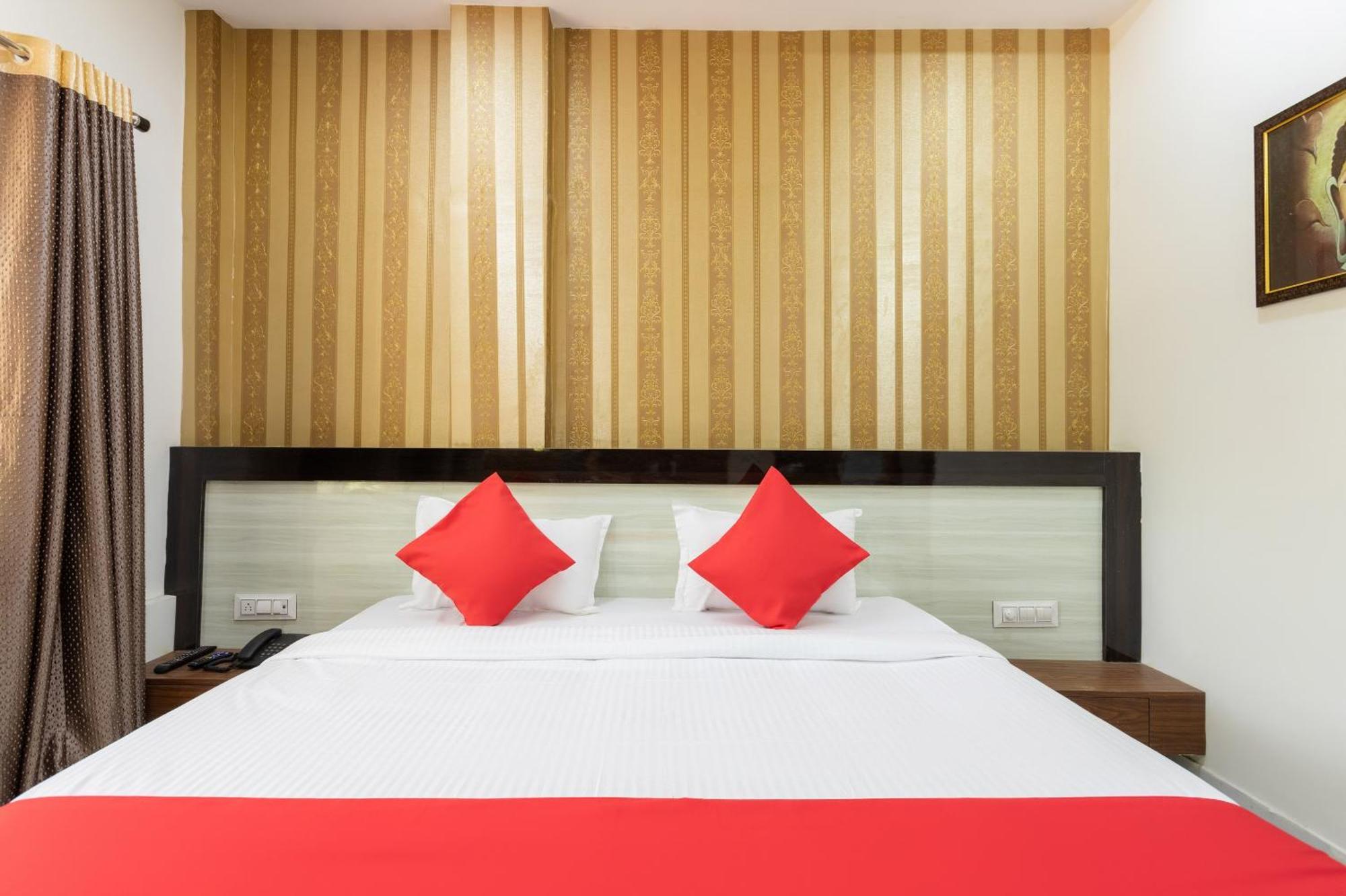 Hotel O Savitri Regency Бхопал Экстерьер фото